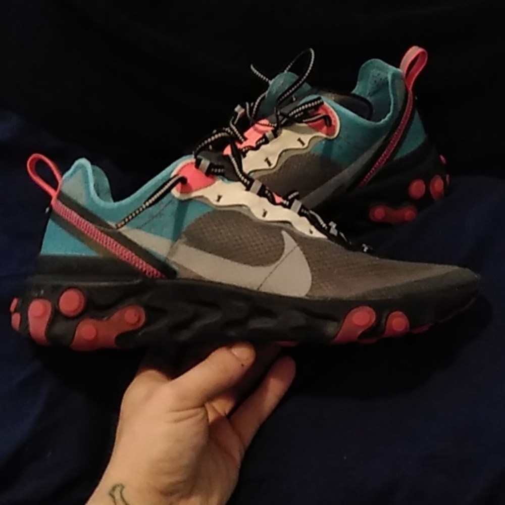 Nike Element
